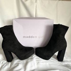 Madden Girl Black booties size 7.5